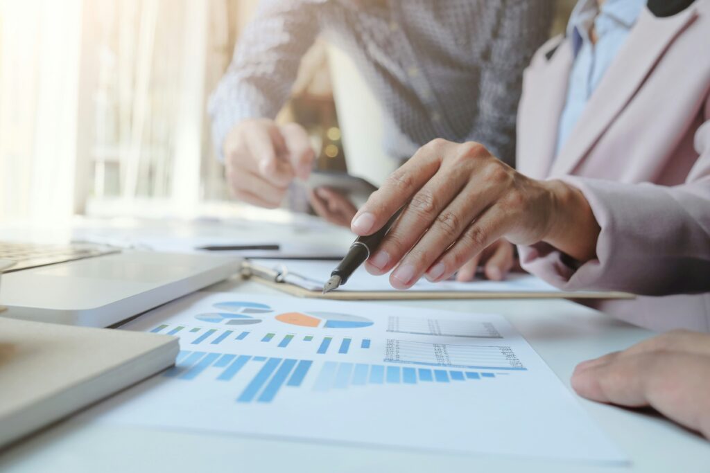 مؤشرات مالية للأسهم مؤشرات مالية يومية نسب تقييم الأسهم مكرر الربحية P/E كيفية تقييم السهم للاستثمار كيفية تقييم سعر السهم تحليل الأسهم تحليل الأسهم بالذكاء الاصطناعي